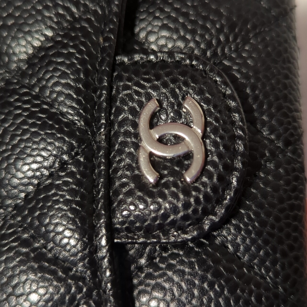 Chanel Flap Cardholder - Picture 8 of 10